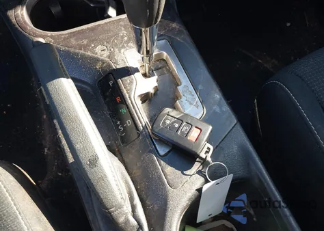 2018 Toyota Rav4 Xle z USA, uszkodzony, nr VIN JTMRFREV9JJ203012